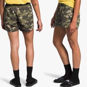 The North Face Women's Green Camo Athletic Shorts size medium